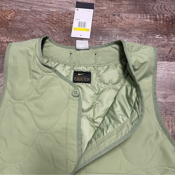 Green Therma-Fit Nike Vest - Picture 3 of 4